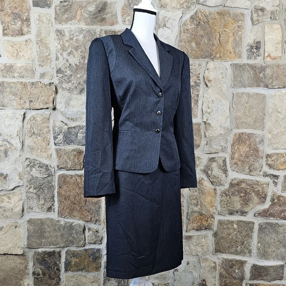 Tahari 16 16P Striped Skirt Suit Set